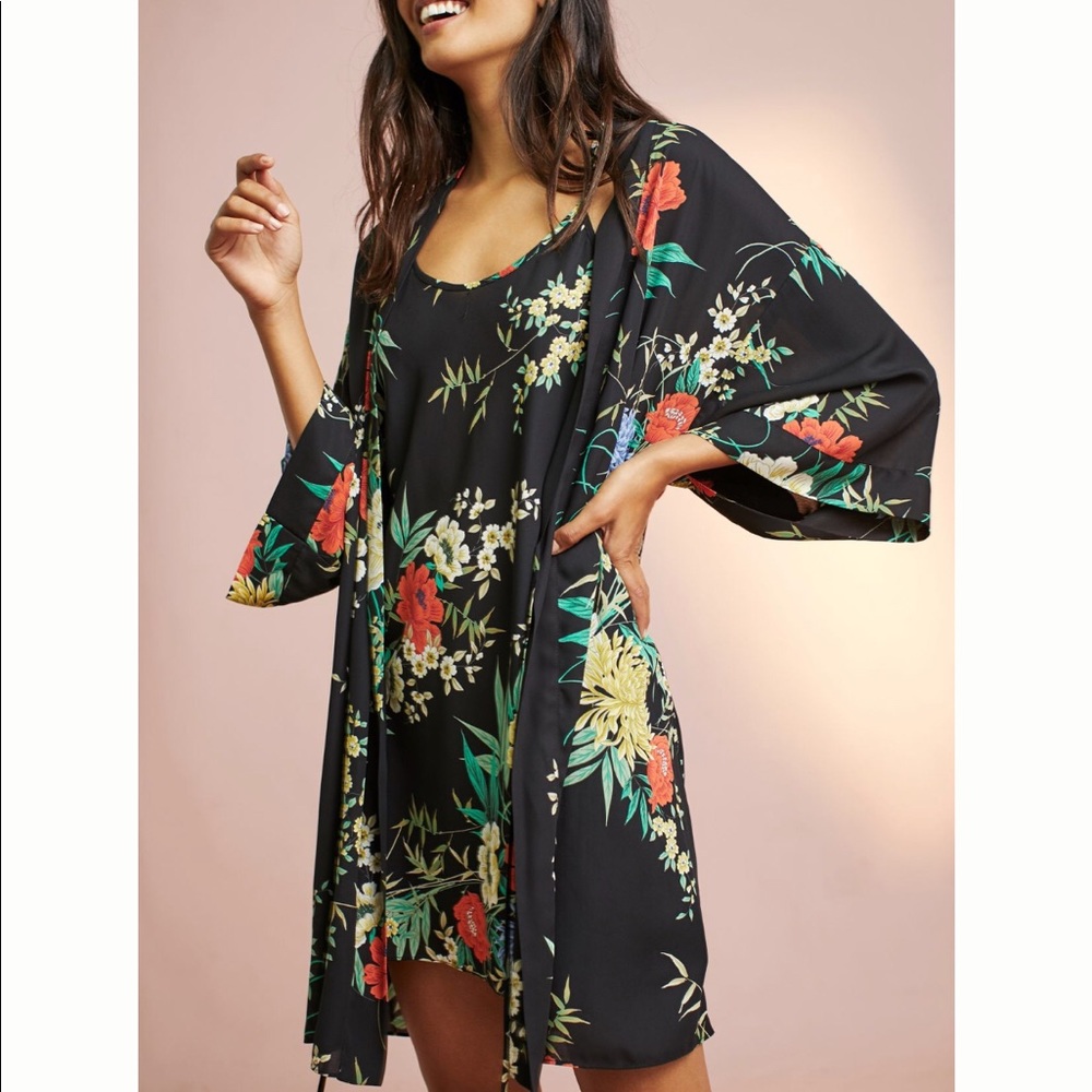 Never Worn! Anthropologie Floral Kimono robe